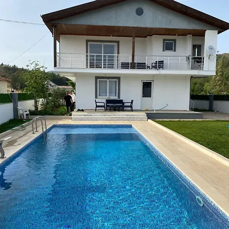 ヴィラ Luxury With Pool In *